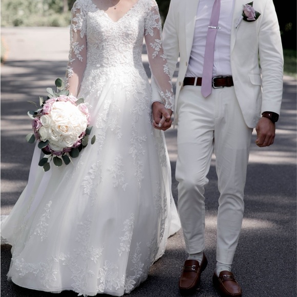 Ivory Wedding Dress